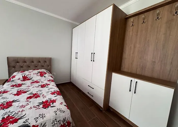 Liza's 4th Апартаменты Шенджин